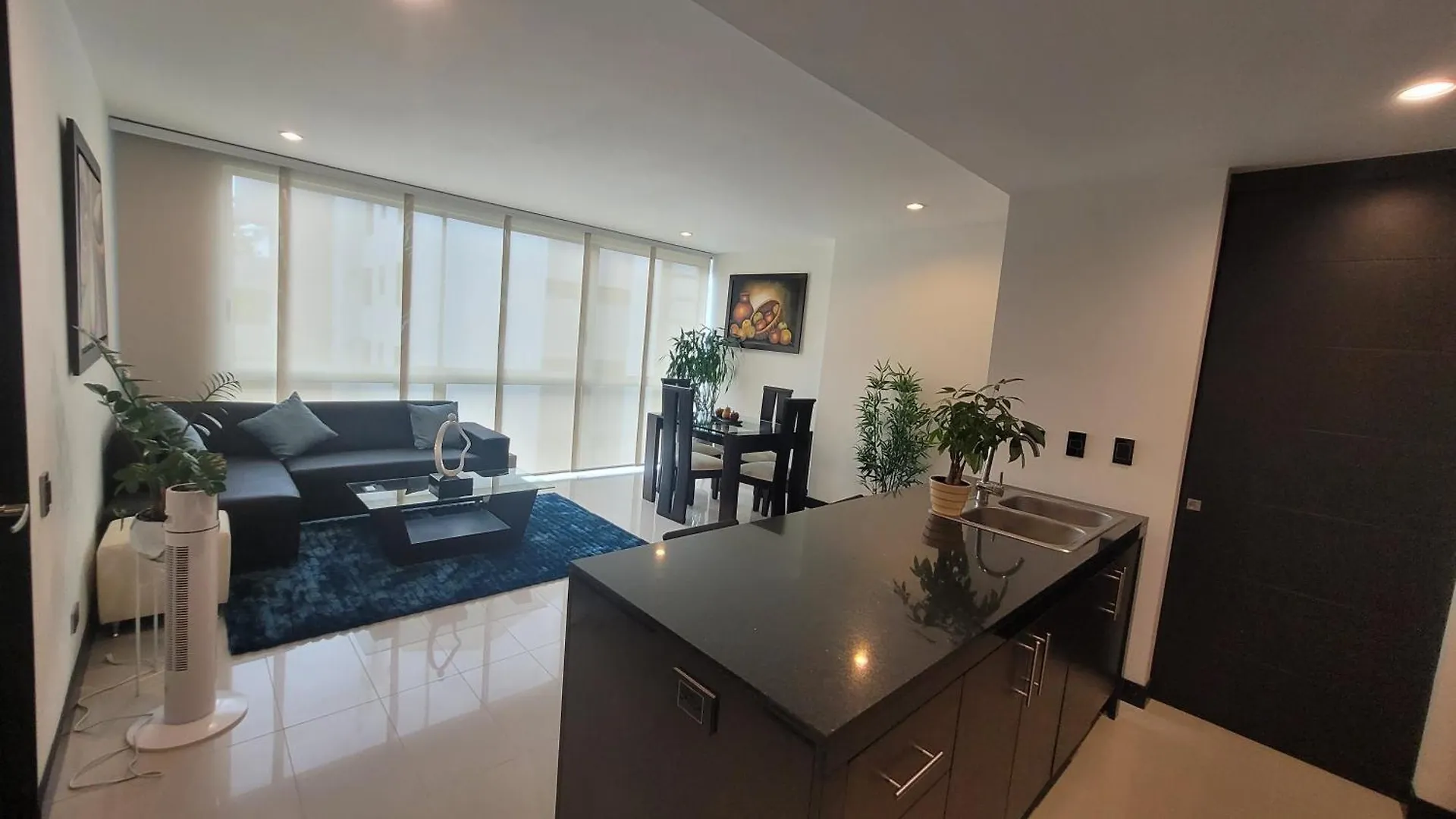 Amazing Apartment In El Poblado의 연락처